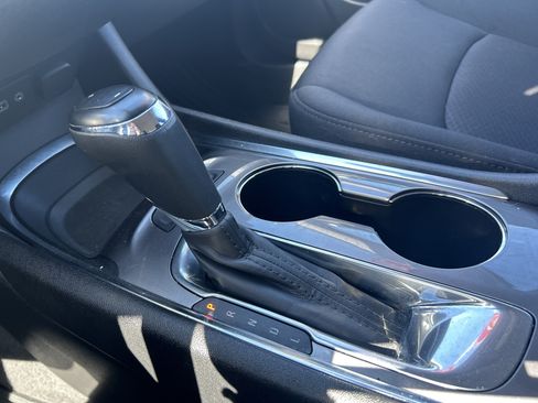 Used 2020 Chevrolet Malibu LT FWD image 28