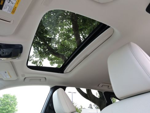 Certified 2023 Lexus RX 350 w/ Cold Area Package AWD/4WD image 31