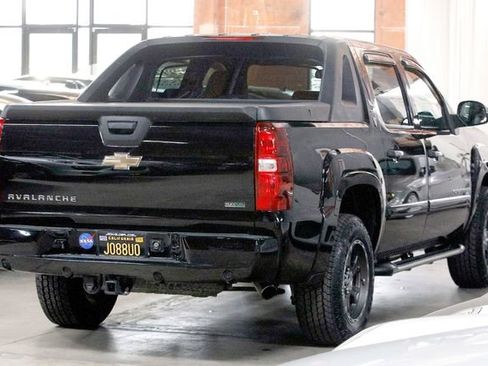 Used 2008 Chevrolet Avalanche LT w/ LT Preferred Equipment Group image 2