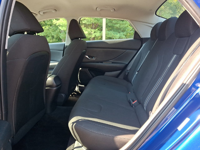 Used 2023 Hyundai Elantra SEL FWD image 11