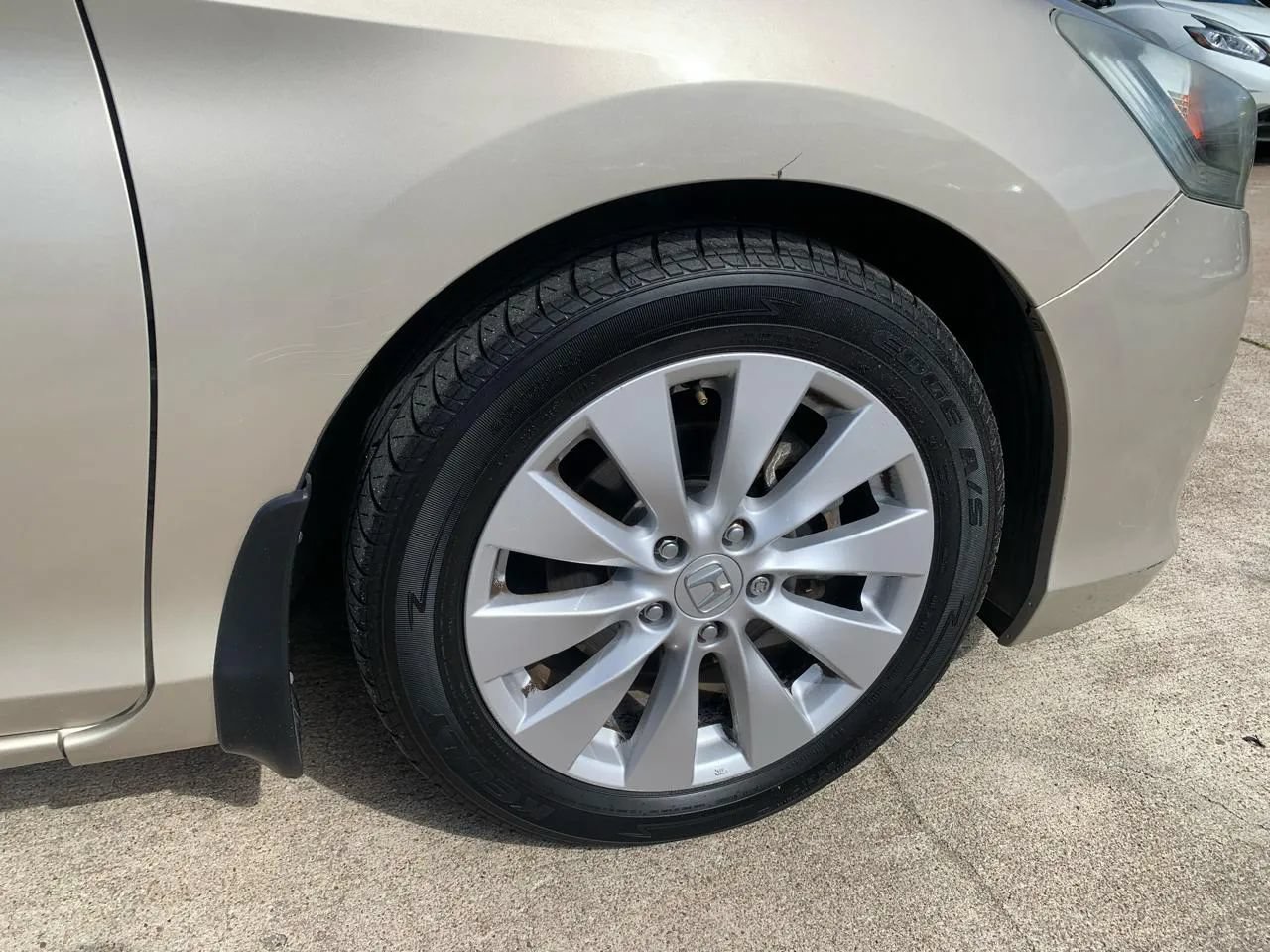 Used 2014 Honda Accord EX image 25