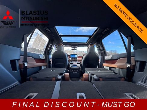 Used 2022 Lincoln Navigator Reserve image 45