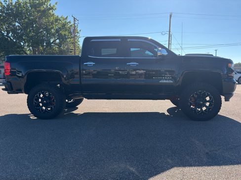 Used 2018 Chevrolet Silverado 1500 LT w/ All Star Edition AWD/4WD image 6