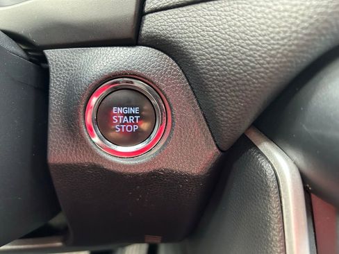 Used 2022 Toyota RAV4 XLE FWD image 28