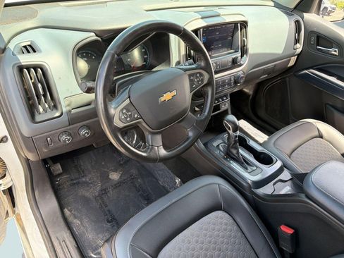 Used 2022 Chevrolet Colorado Z71 AWD/4WD image 4