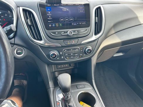 Used 2022 Chevrolet Equinox LT FWD image 4