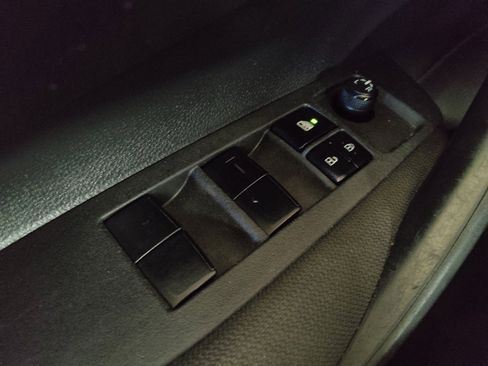 Used 2022 Toyota Corolla LE image 27