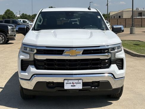 Used 2023 Chevrolet Silverado 1500 LT AWD/4WD image 9