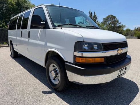 Used 2016 Chevrolet Express 3500 LT w/ LT Preferred Equipment Group RWD image 3