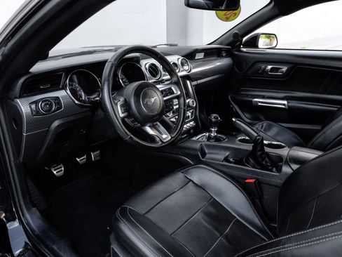 Used 2017 Ford Mustang GT Premium w/ GT Performance Package RWD image 3