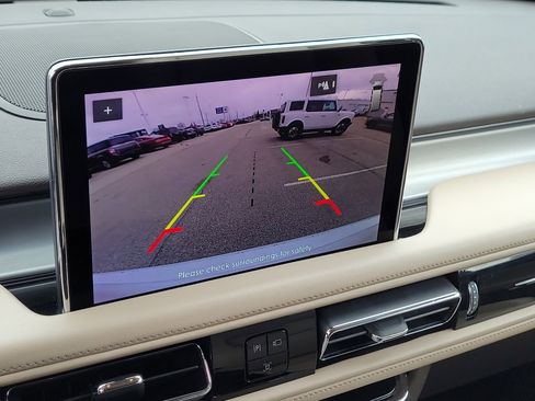 Used 2023 Lincoln Aviator Standard w/ Premium Package image 27