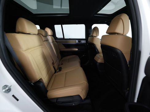 Used 2025 Hyundai Santa Fe Limited image 11