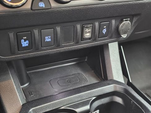 Used 2016 Toyota Tacoma TRD Off-Road image 28