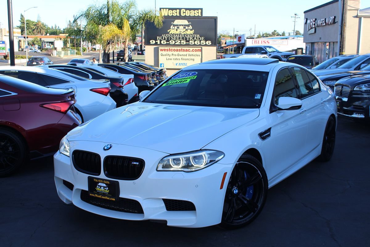 Used 2015 BMW M5 RWD image 48
