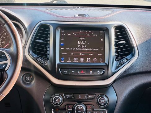 Used 2014 Jeep Cherokee Trailhawk w/ Technology Group AWD/4WD image 11