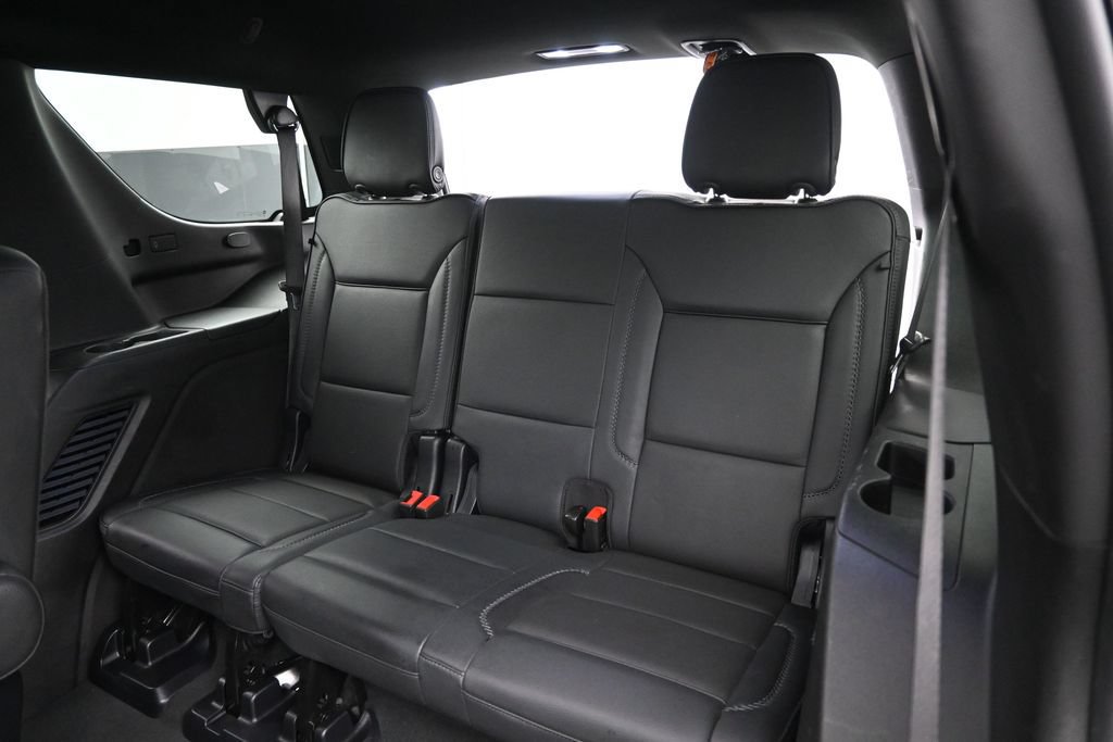 Used 2025 GMC Yukon Denali AWD/4WD image 16