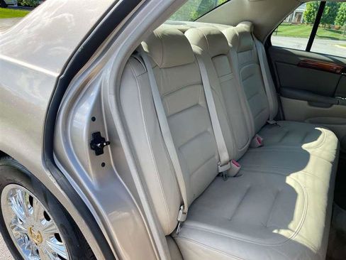 Used 2003 Cadillac De Ville w/ Comfort & Convenience Package FWD image 83