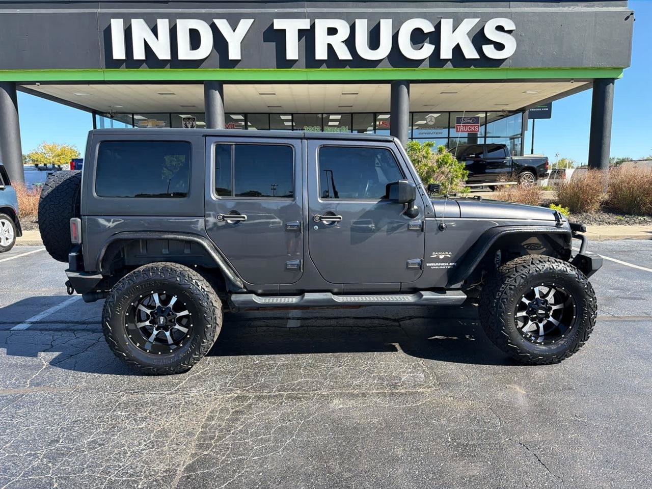 Used 2017 Jeep Wrangler Unlimited Sahara w/ Connectivity Group AWD/4WD image 1