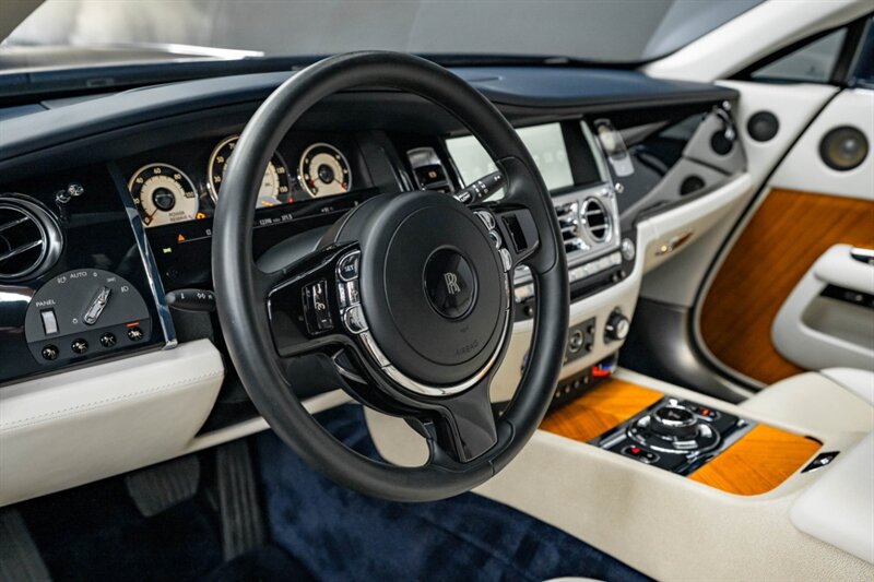 Used 2015 Rolls-Royce Wraith RWD image 22