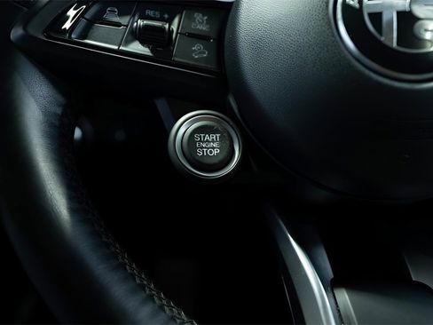 Used 2021 Alfa Romeo Stelvio Sprint w/ Nero Edizione image 36