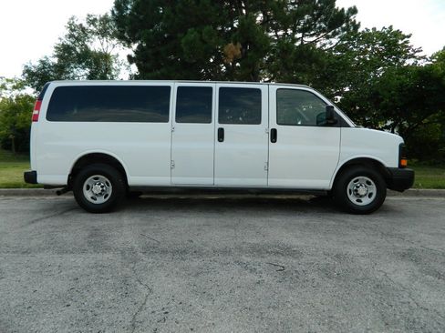 Used 2014 Chevrolet Express 3500 LS w/ Cold Climate Package RWD image 5