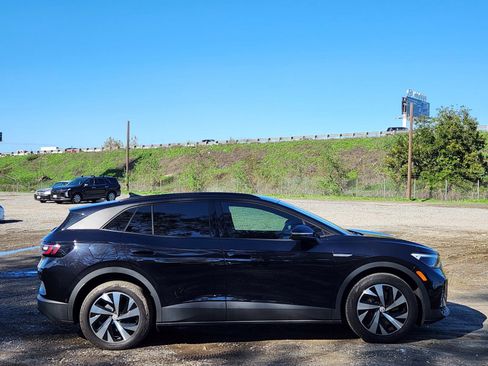 Used 2024 Volkswagen ID.4 Pro image 8