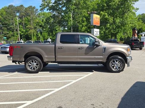 Used 2020 Ford F250 Lariat w/ Lariat Value Package AWD/4WD image 2