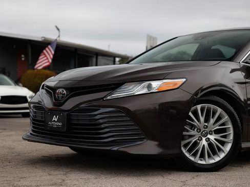 Used 2019 Toyota Camry XLE image 29