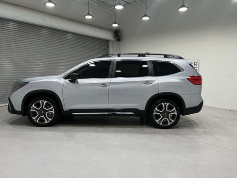 Certified 2025 Subaru Ascent Touring w/ Popular Package #2 AWD/4WD image 5