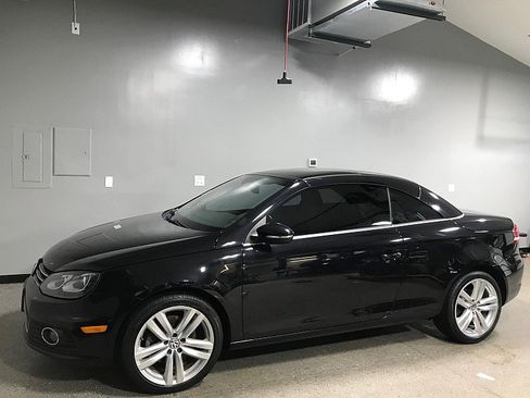 Used 2014 Volkswagen Eos Executive FWD image 14