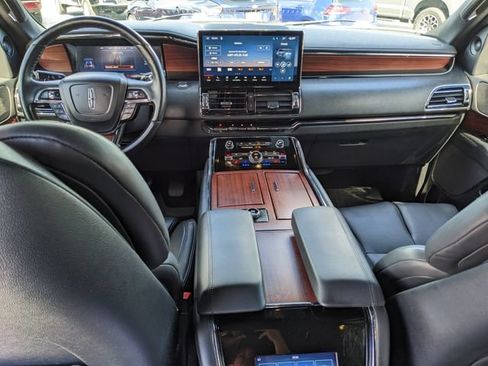 Used 2023 Lincoln Navigator 4WD image 14