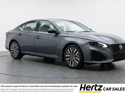 Used 2025 Nissan Altima 2.5 SV FWD image 1