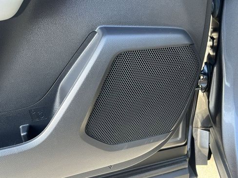 Used 2023 Toyota Highlander LE image 23