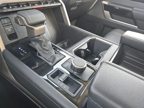 Used 2024 Toyota Tundra Limited image 22