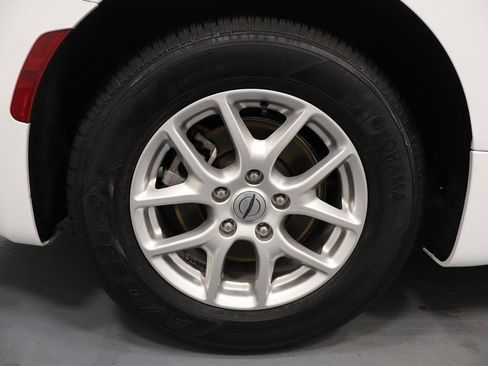 Used 2025 Chrysler Pacifica Select FWD image 27