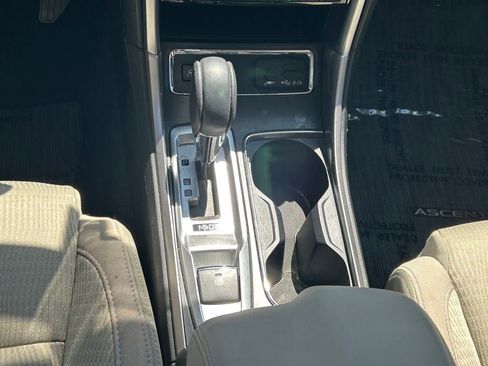 Used 2022 Subaru Ascent Premium w/ Convenience Package AWD/4WD image 22