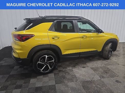 Used 2023 Chevrolet TrailBlazer RS w/ Convenience Package AWD/4WD image 3