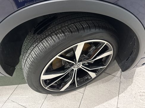 Used 2023 Volkswagen Tiguan SEL R-Line image 22