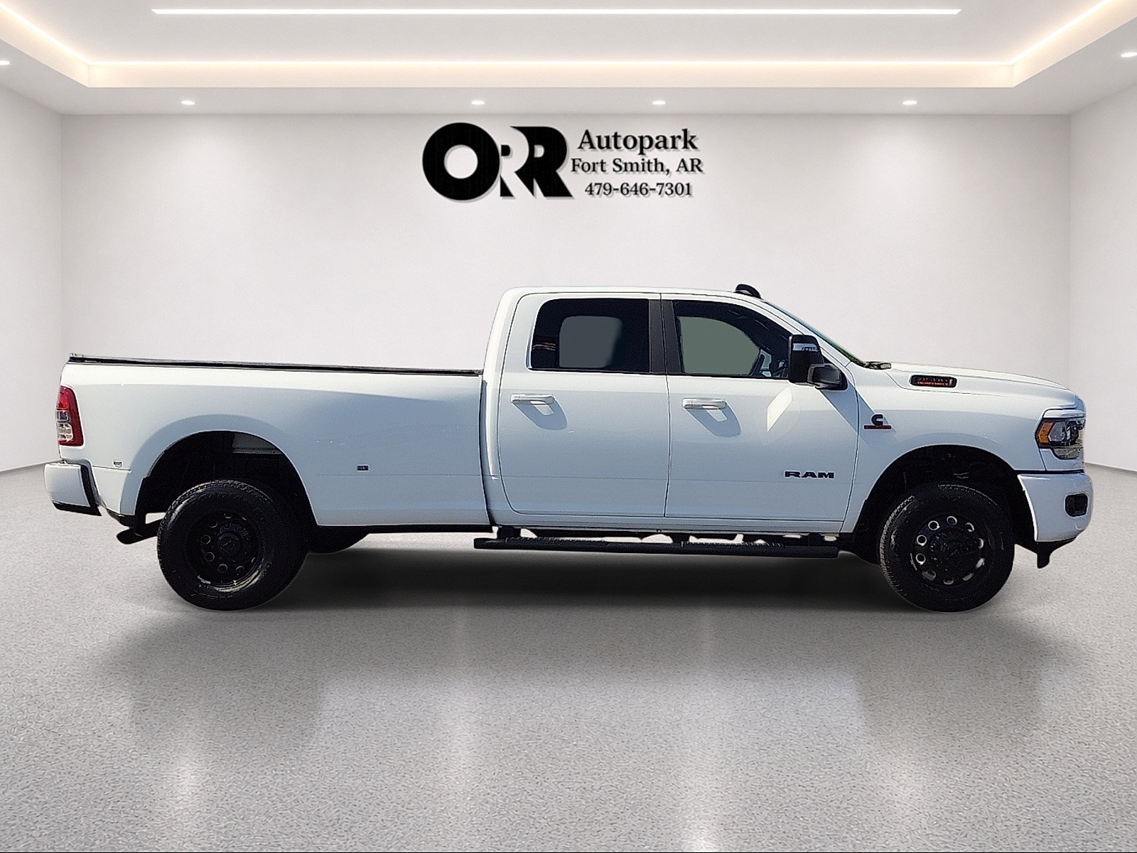 Used 2024 RAM 3500 Big Horn w/ Night Edition AWD/4WD image 6