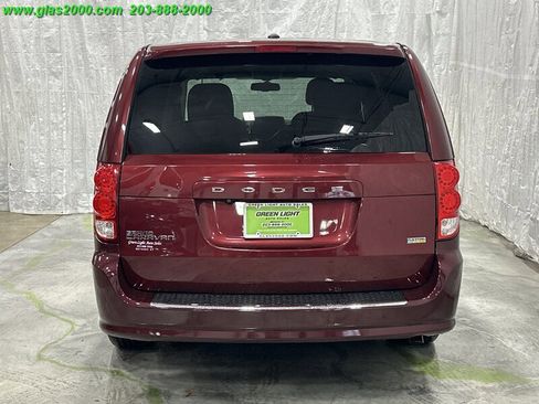 Used 2018 Dodge Grand Caravan SE w/ UConnect Hands-Free Group image 20