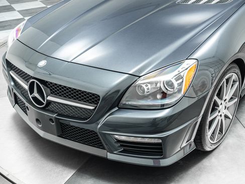 Used 2015 Mercedes-Benz SLK 55 AMG image 33