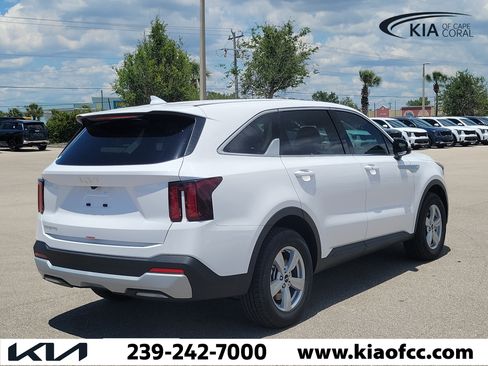 New 2026 Kia Sorento LX FWD image 6