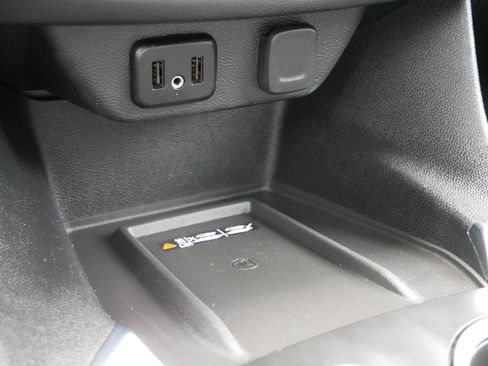 Used 2018 Chevrolet Traverse Premier AWD/4WD image 24