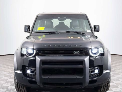Used 2023 Land Rover Defender 130 SE image 2