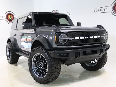 Used 2025 Ford Bronco Badlands AWD/4WD image 9