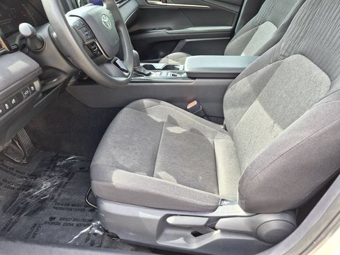 Used 2025 Toyota Camry LE FWD image 21