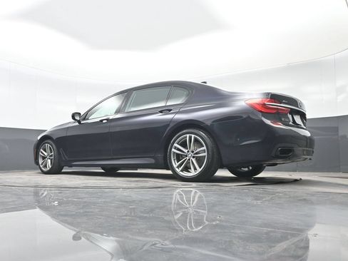 Used 2018 BMW 750i xDrive AWD/4WD image 31