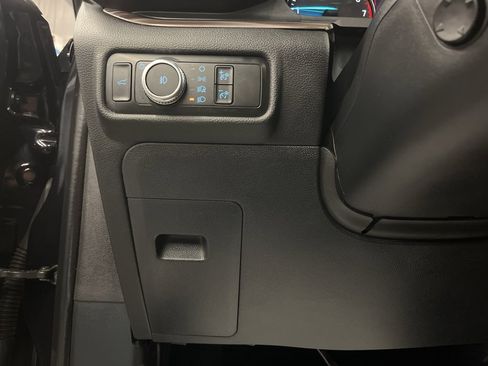 Used 2020 Ford Explorer Limited image 12