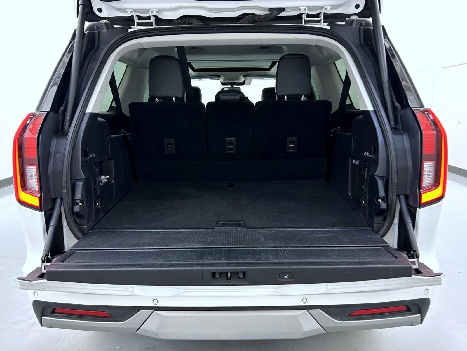 Used 2025 Ford Expedition Max Platinum AWD/4WD image 25