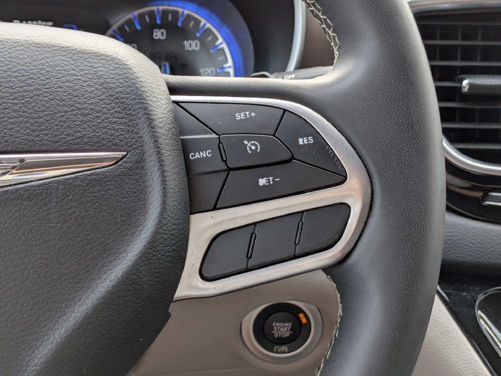 Used 2022 Chrysler Voyager LX FWD image 27